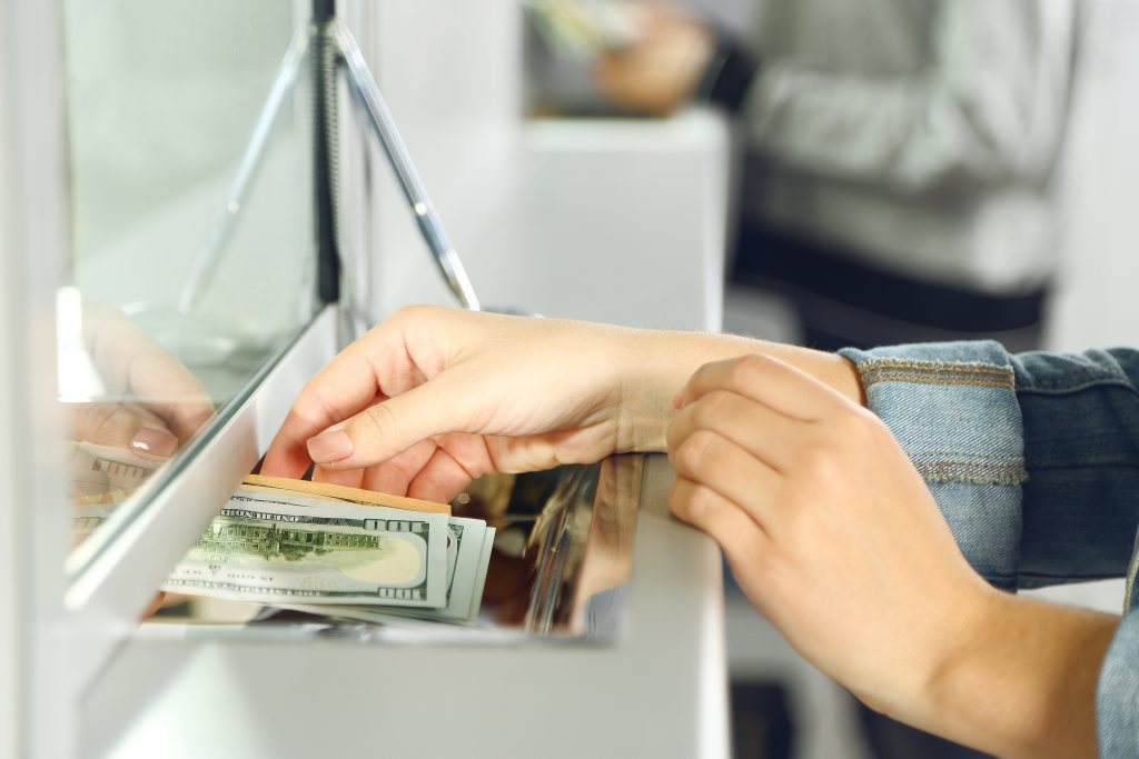 Using cash to avoid overspending